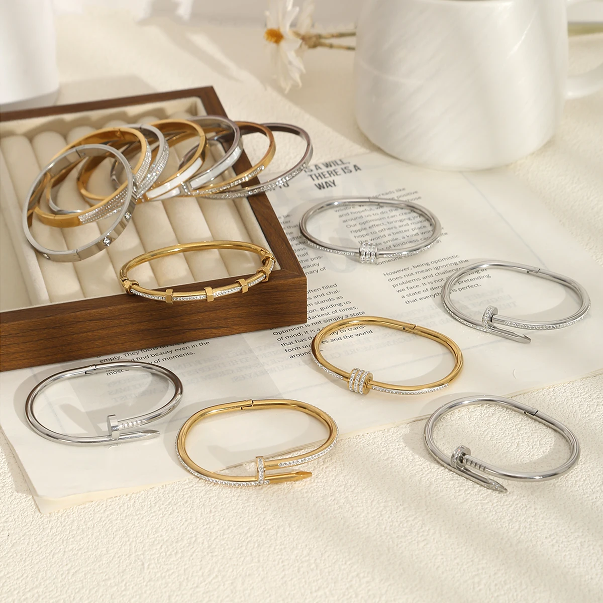 SOVOB أنيقة التيتانيوم الصلب 18K مطلية بالذهب أساور للنساء موضة ملابس اليد اليومية المرأة مجوهرات لهدايا عيد الميلاد #1