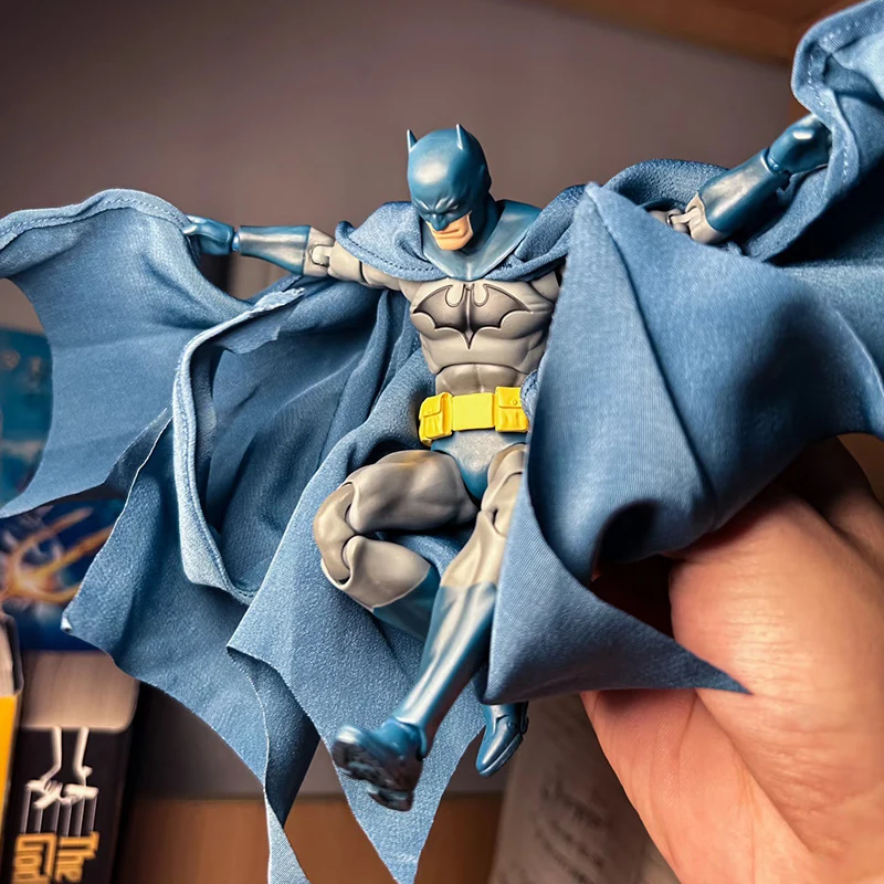 

Hot-New In-Stock Mafex 105 Comic Version Hush Batman Blue Justice League Action Figure For Kids' Collection Toy Christmas Gift