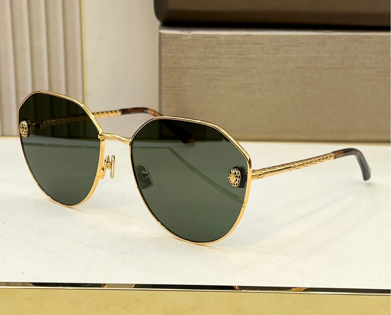 

Новые металлические оригинальные дизайнерские солнцезащитные очки со змеиным узором BV40008U в круглой оправе, модные солнцезащитные очки с защитой от солнца, большие солнцезащитные очки