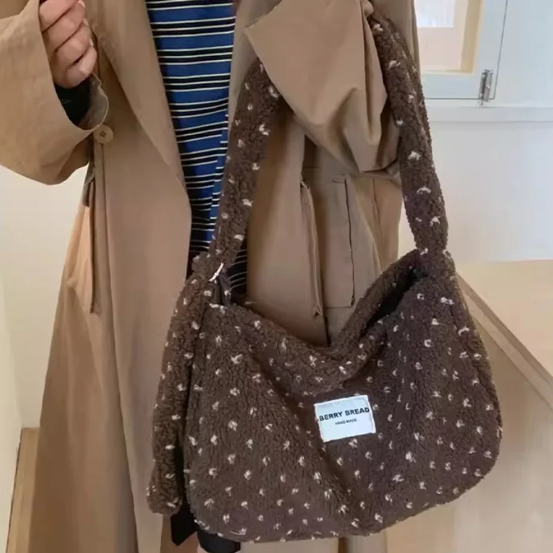 

Корейская плюшевая сумка-тоут в горошек с регулируемым плечевым ремнем, сумка через плечо, женская зимняя сумка большой вместимости