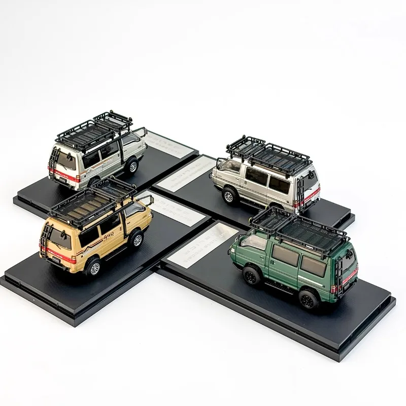 AM 1/64 Mitsubishi Delica 4X4 Gemodificeerde Off-road Van Legering Speelgoed Motorvoertuig Diecast Metalen Model Geschenken