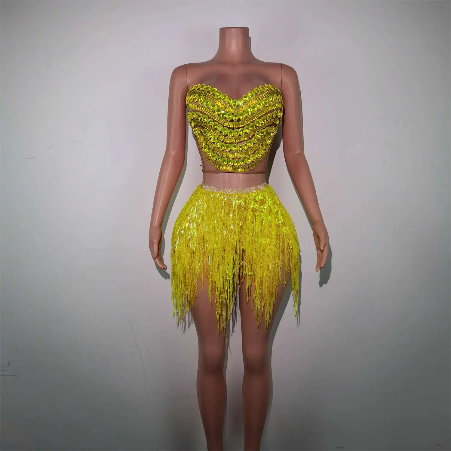 

Sparkle Diamonds Tassels Yellow Sequin Top and Skirt Set Sexy Backless Party Club Dress for Women Pole Dance Clothing Liulian