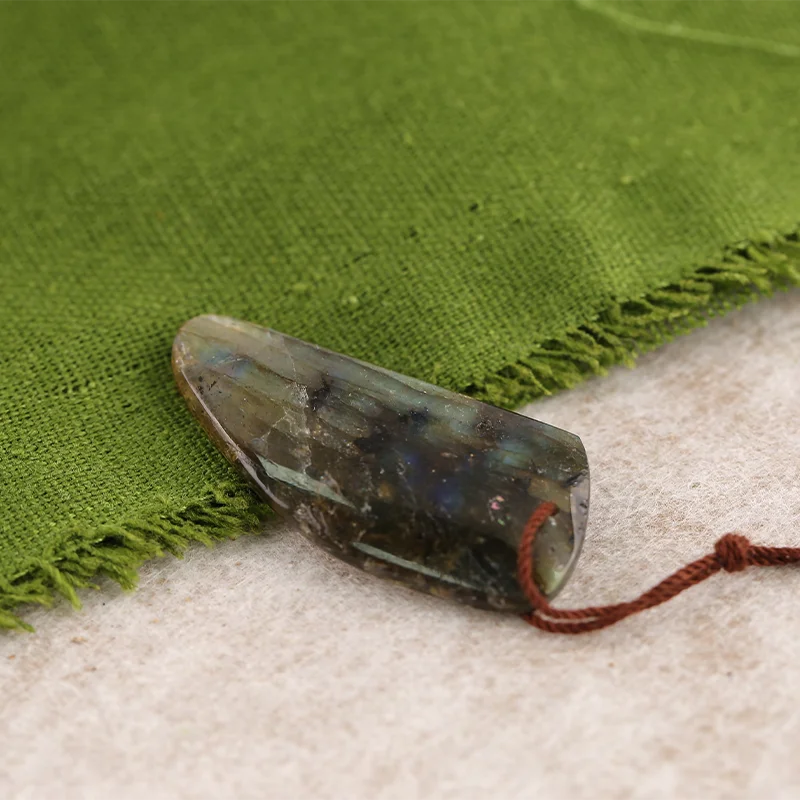 B&F Pendant for Necklace Labradorite—Natural Stone Fashion Handmade Jewelry Charm Gift Accessories 38x18x3mm 6.4g