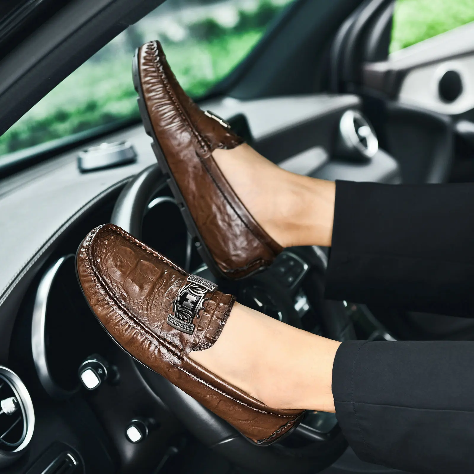 

Men's Casual Fashion Genuine Leather Loafers Moccasins Slip-On Driving Shoes 38-45 Size Range Male Flats Comfort Footwear