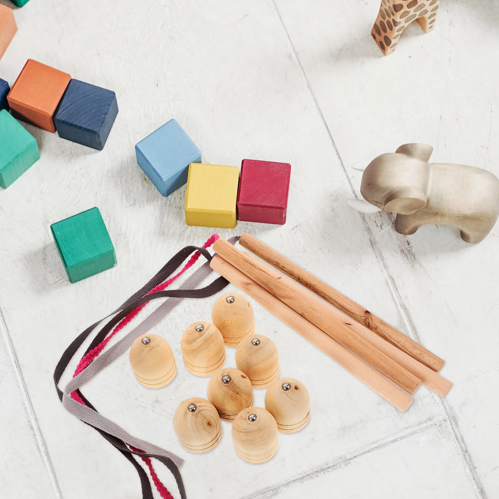 

2Sets Wood Gyro Chinese Traditional Lightweight Rotating Tops for Kids Hand Rotation Training Party Use Portable Wear-Resistant