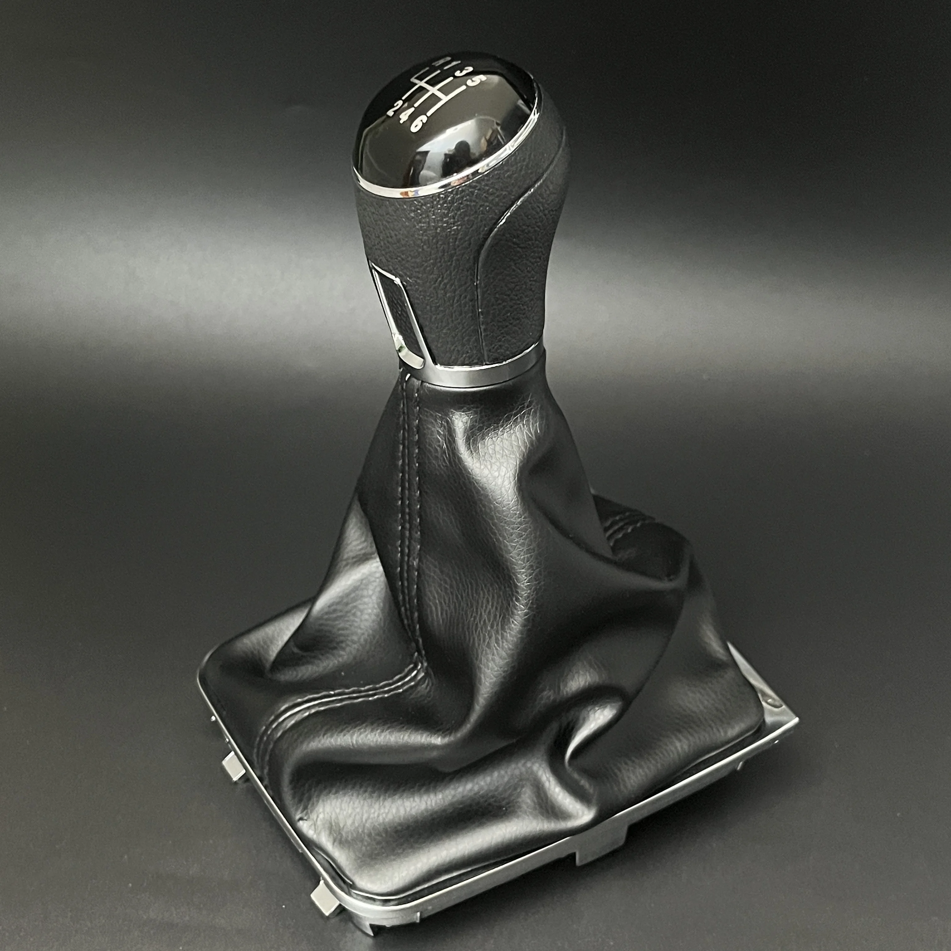 Auto 5/6-Gang-Schaltknauf mit Lederbezug für manuelle Schaltung VW Golf 7 MK7 GTI GTD 2013 2014 2015 2016 2017 2018 – Detail 2