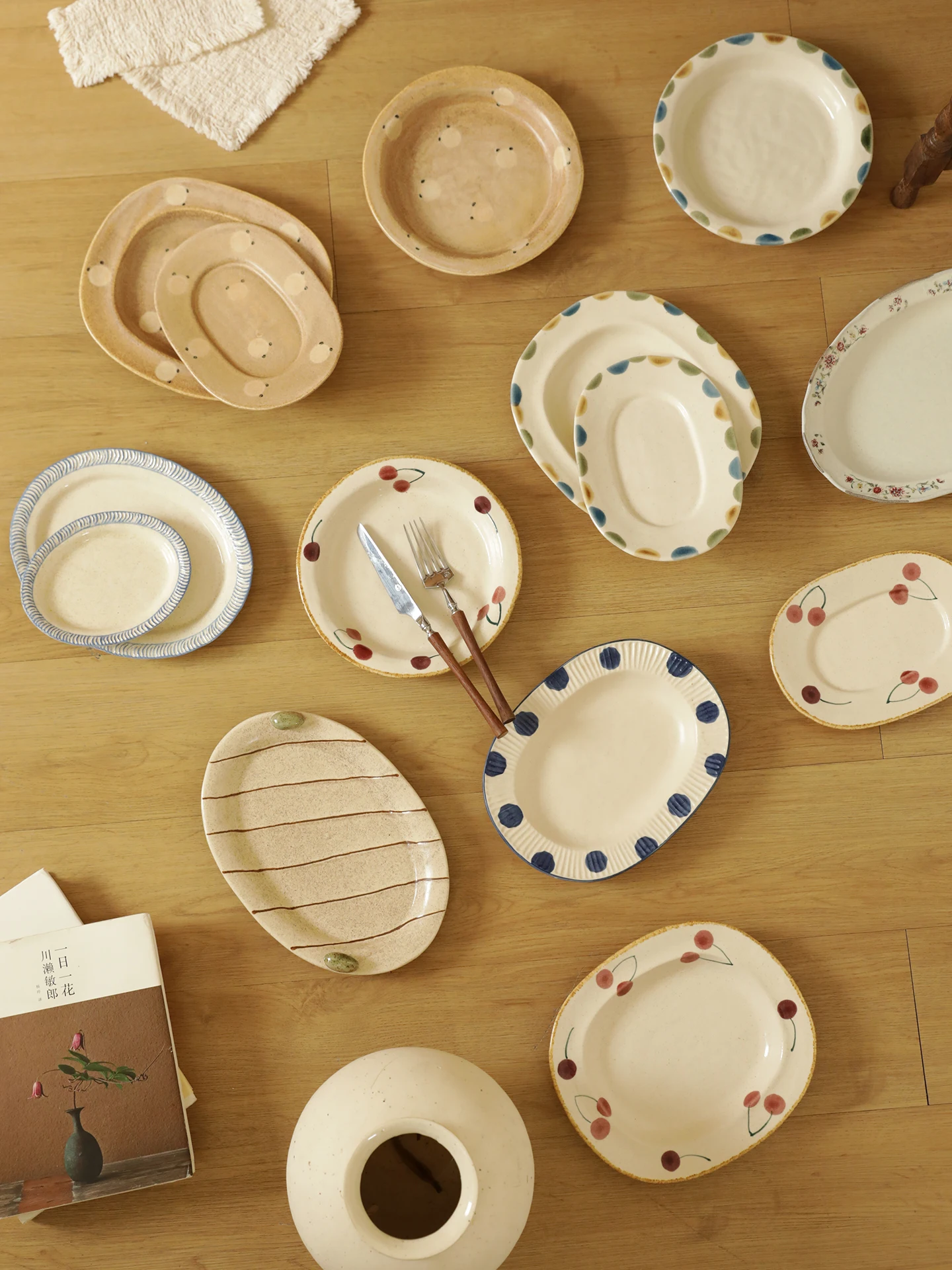 

Японская тарелка ручной работы с подглазурной росписью для ужина и завтрака, высокая эстетическая ценность, особо красивая тарелка