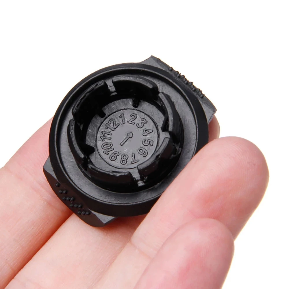 ford fiesta cigarette lighter cover 2Pcs Cigarette Outlet Cover Power 12V 21mm Socket Lighter Cap For Ford  /Focus /Fiesta /Mondeo 100% high quality drop shipping
