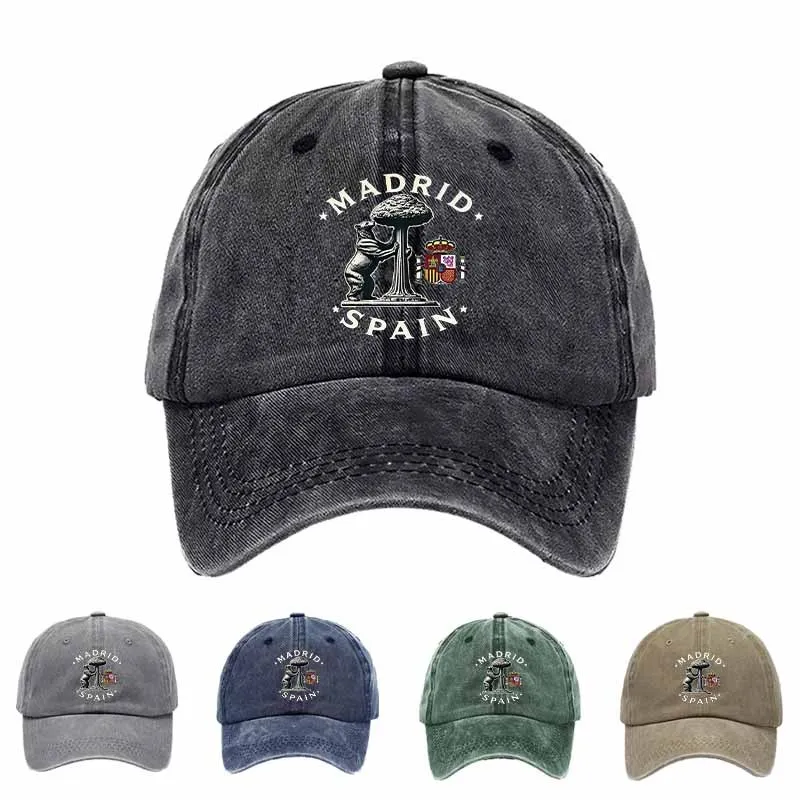 

Trendy Baseball Cap Featuring A Fusion Of Bear And Tree Motifs with Spanish Elements-The Perfect Choice for Travel And Outdoor A