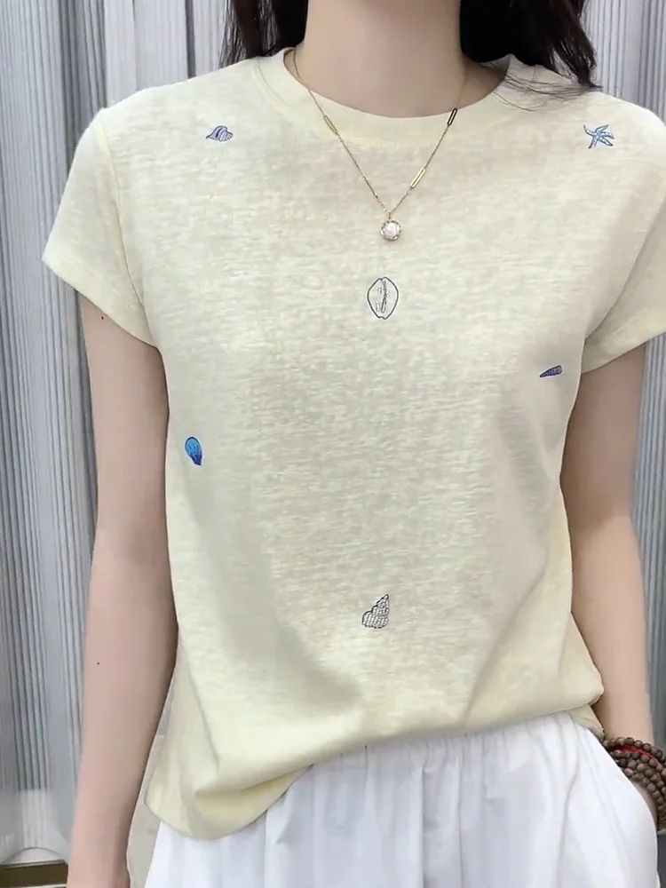 

Korean Design Embroidered ort Sve Slimming Faionable Summer New Arrival Large Size Women's T-irt Age-Defng Top