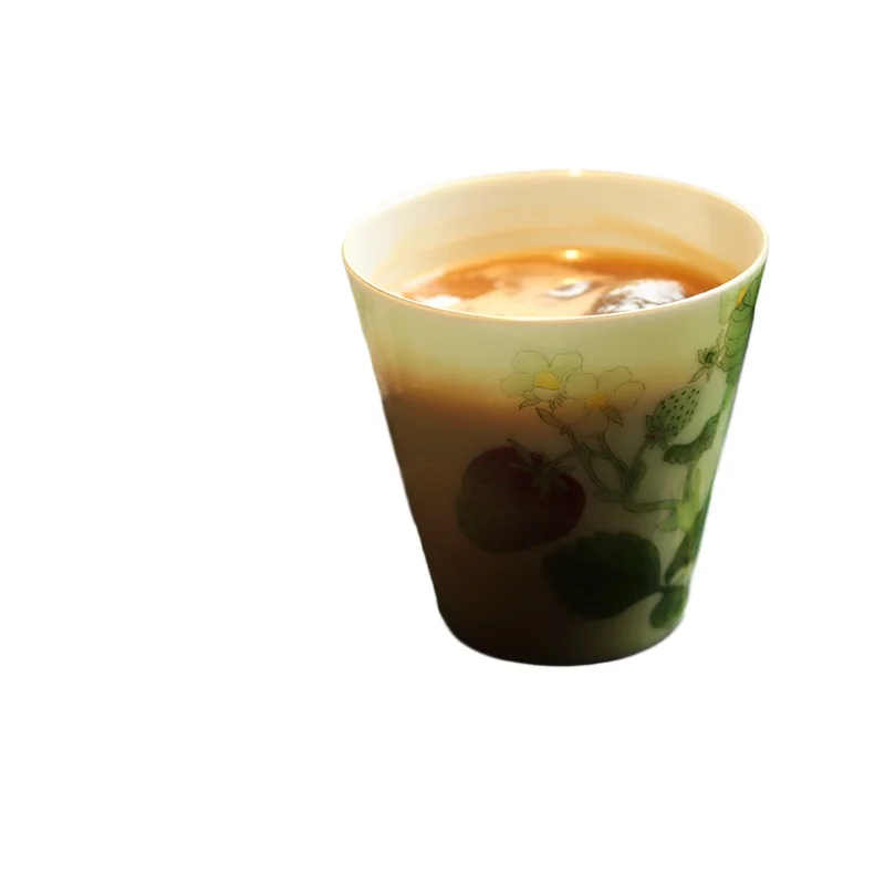 

Strawberry sketch, light green glaze, Jingdezhen large-capacity master cup
