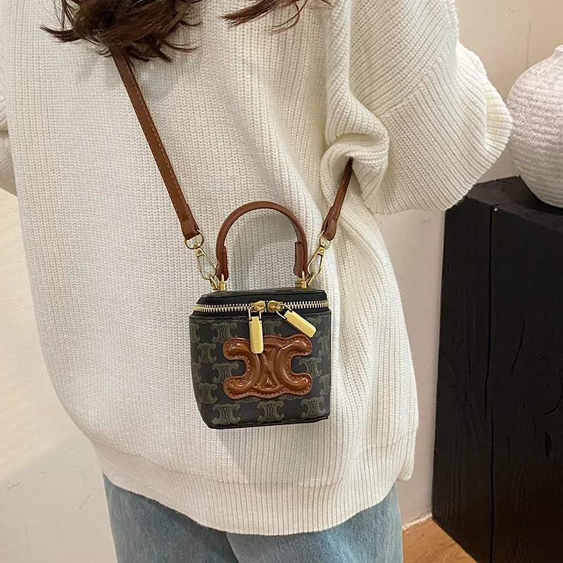 

2025 Hot Release! Women's Portable Cylinder Cosmetic Bag - Retro - Style, Niche Design, Versatile Texture, Shoulder Messenger