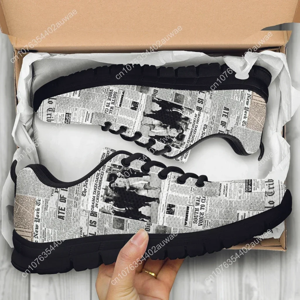 Vintage Newspaper Printing Lace Up Casual Sneaker For Women Fashion Light Walk Flat Shoe Breathable Mesh Footwear