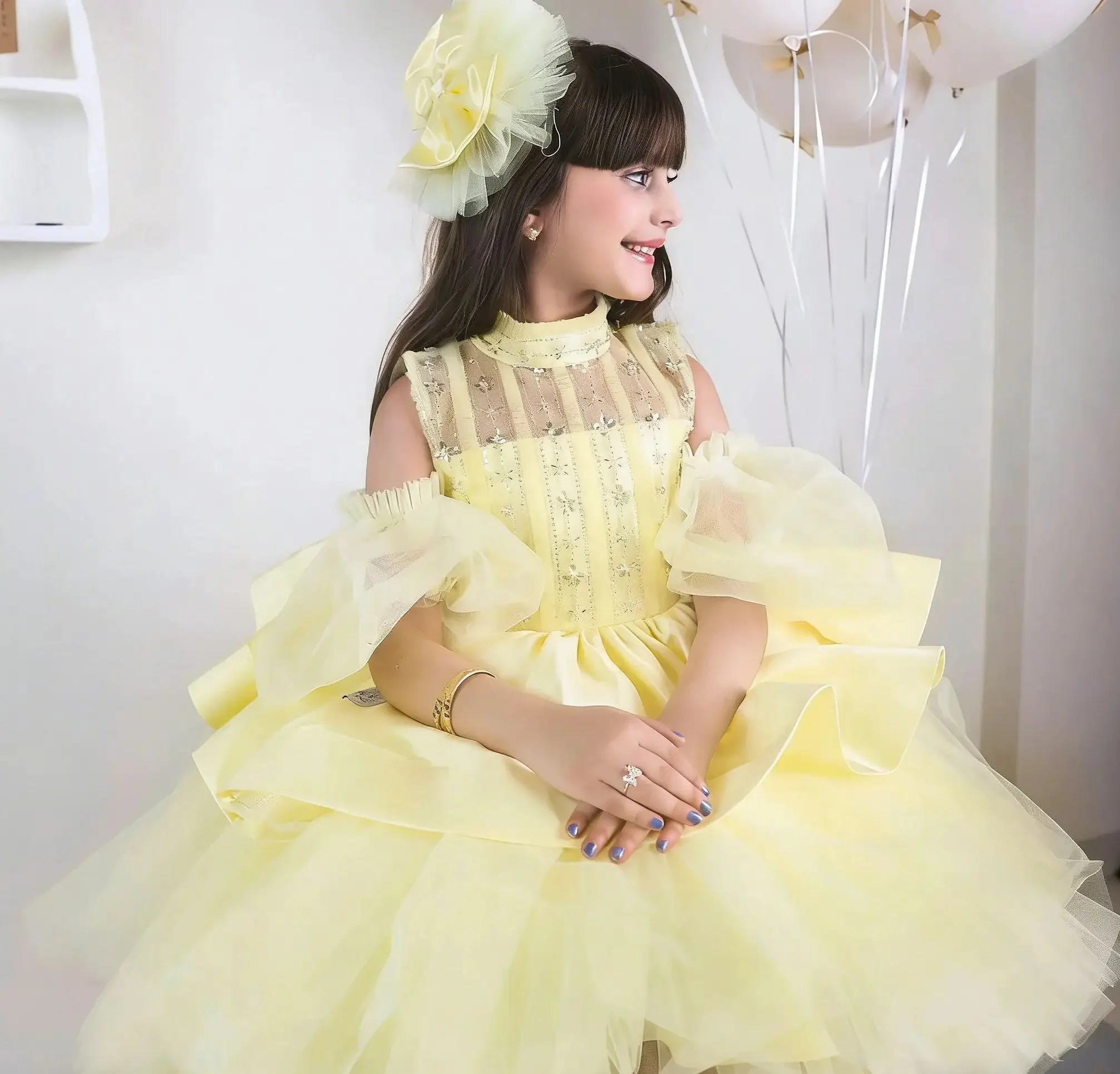 فساتين فتاة الزهور الصفراء لحفلات الزفاف مطرزة قبالة الكتف تول منتفخ الأميرة المقدسة الأولى بالتواصل الكرة ثوب مخصص
