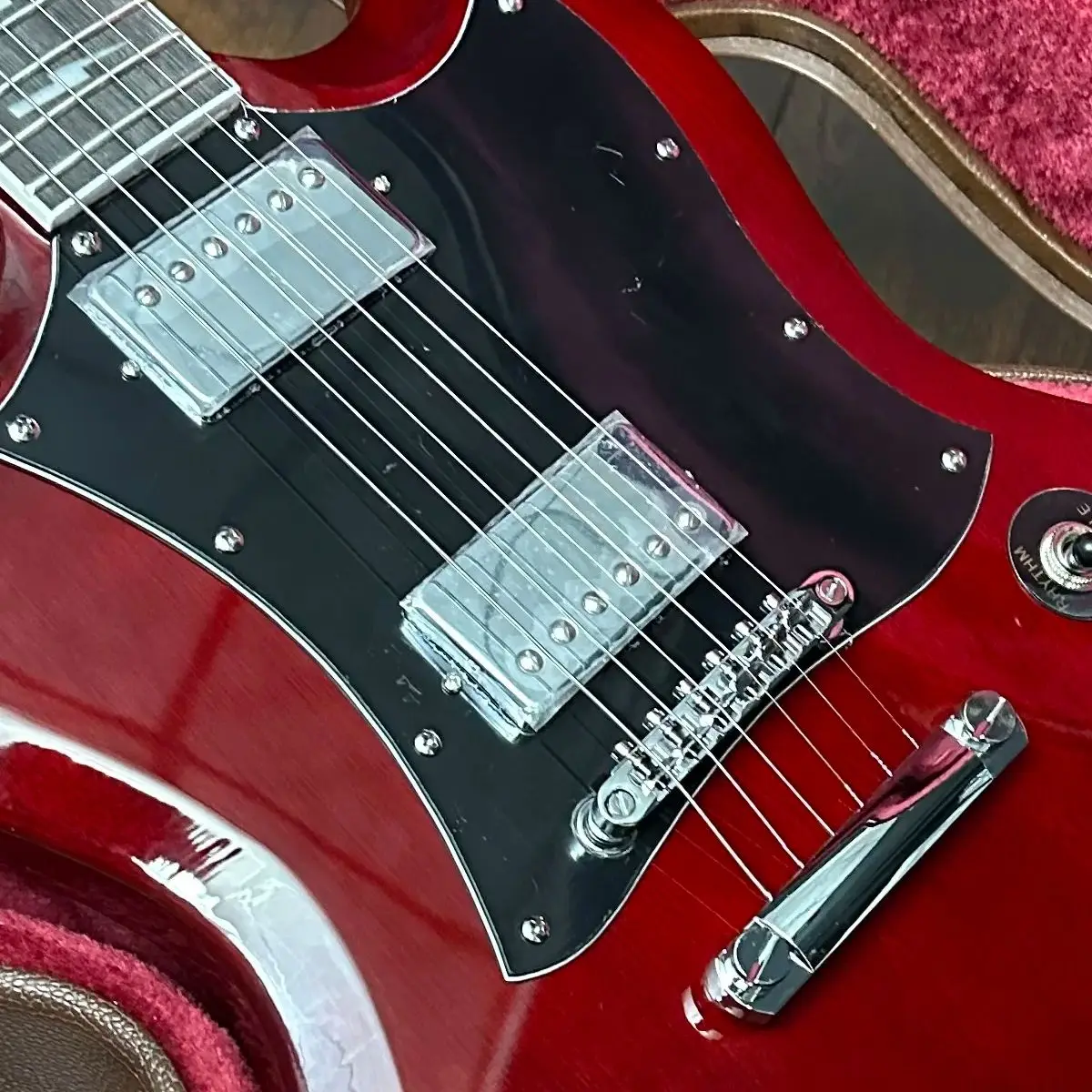 SG electric guitar,wine red Color， lightning inlaid fingerboard,