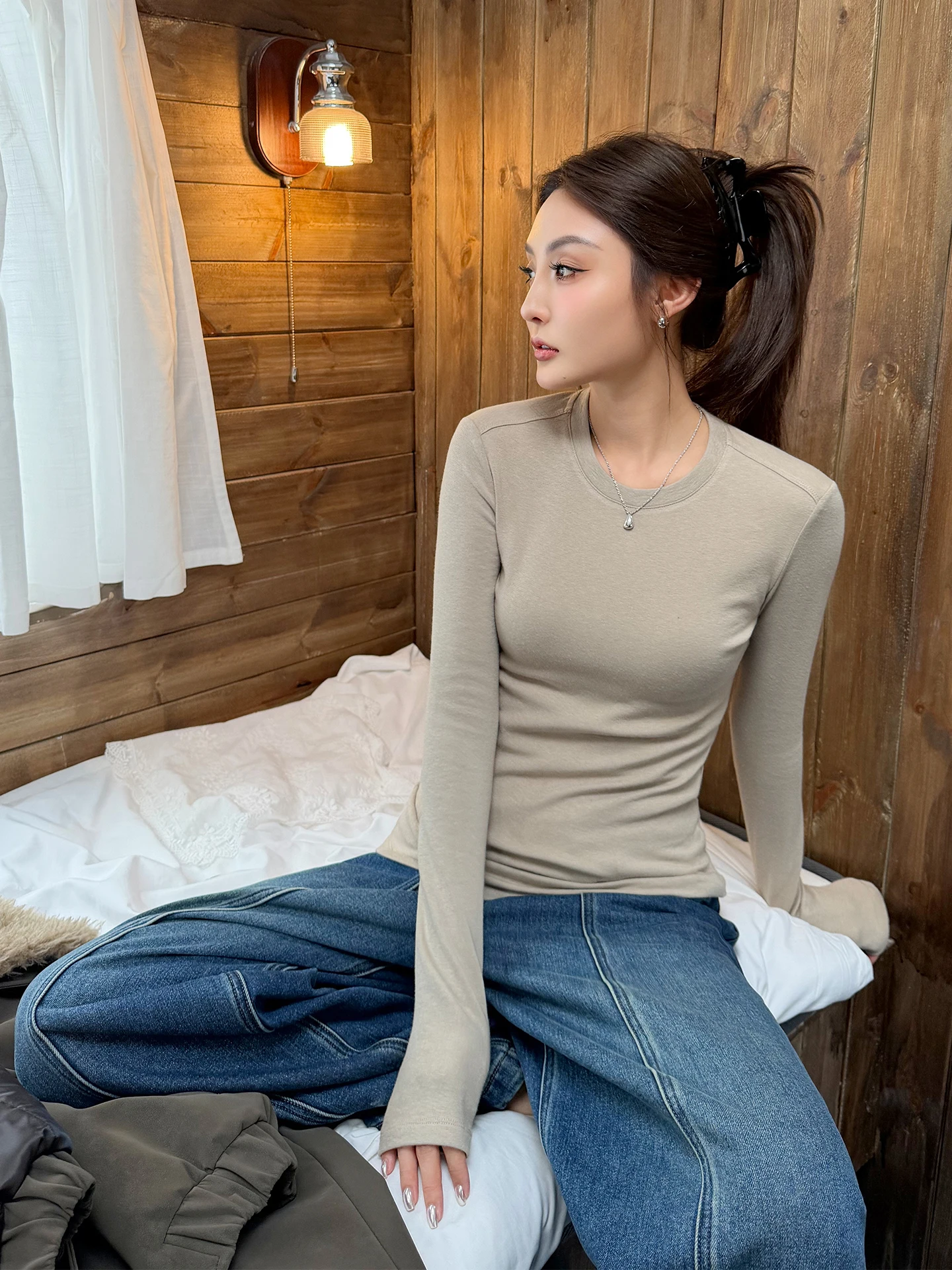 

Простая женская базовая футболка с длинным рукавом из смесового хлопка, эластичная, с круглым вырезом, универсальная, для ношения под одеждой