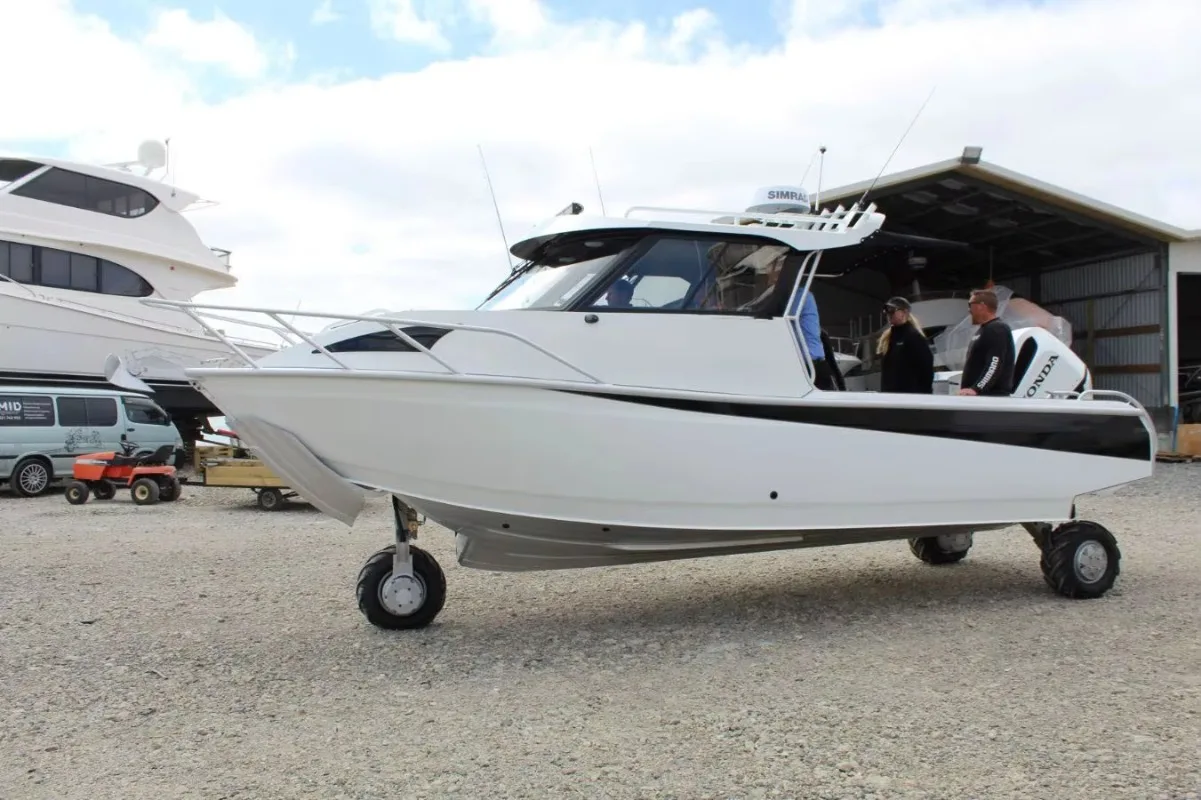 High Quality Aluminum Sport Yacht High Load Capacity Fuel-Efficient Outboard Engine Custom