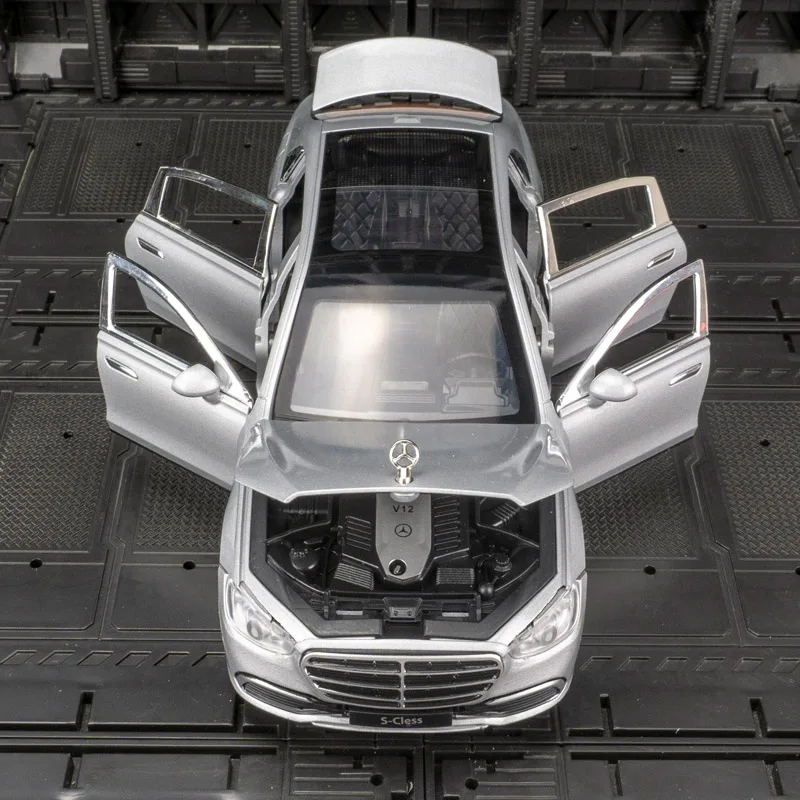 

1:24 модель автомобиля из сплава Mercedes Benz S400L двери, передний капот и дверь багажника можно открыть имеет функцию звука и освещения.