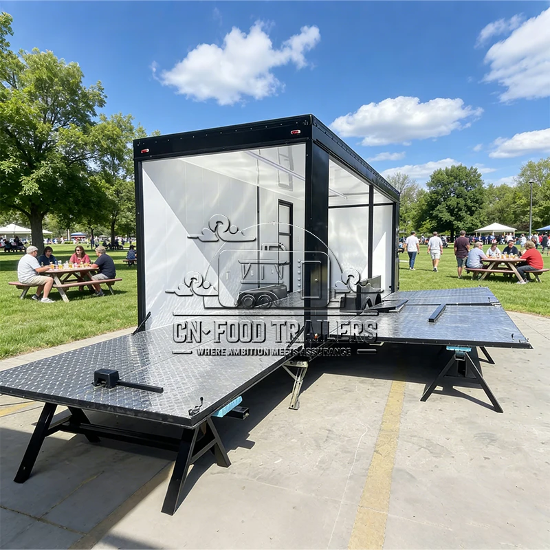 

Мобильный сценический прицеп: мобильный бар и диджейская кабина, интегрированные в индивидуально изготовленный ретро-винтажный фудтрак для мероприятий.