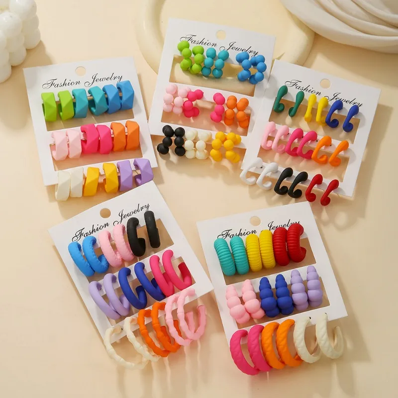 

New Minimalist Acrylic Design with 3 Layers and 9 Pairs of Earrings Set, Personalized C-shaped Resin Earrings for Women