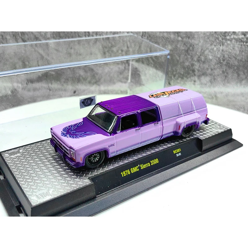 

M2 Diecast 1:64 Scale 1976 GMC Sierra 3500 Pickup Alloy Simulation Vehicle Model Finished Collection Decoration Gift Toys Show