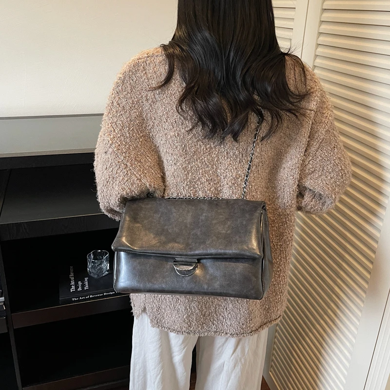 

Женская большая сумка, новинка 2025 года, большая вместительная дизайнерская сумка из искусственной кожи, роскошные сумки, модная женская сумка на плечо с цепочкой, женская сумка