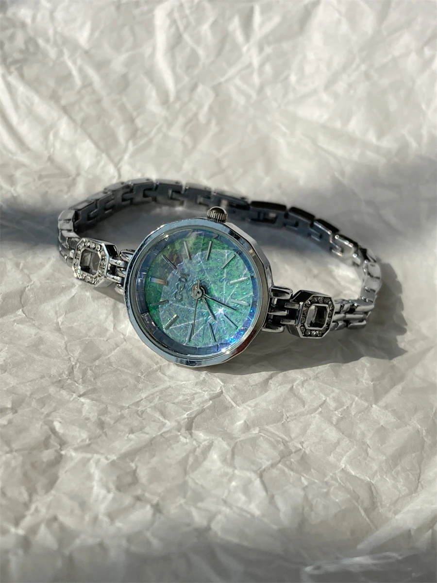 

Women's designer watches luxurious simple, elegant, high-end chain watches for female students in junior and senior high schools