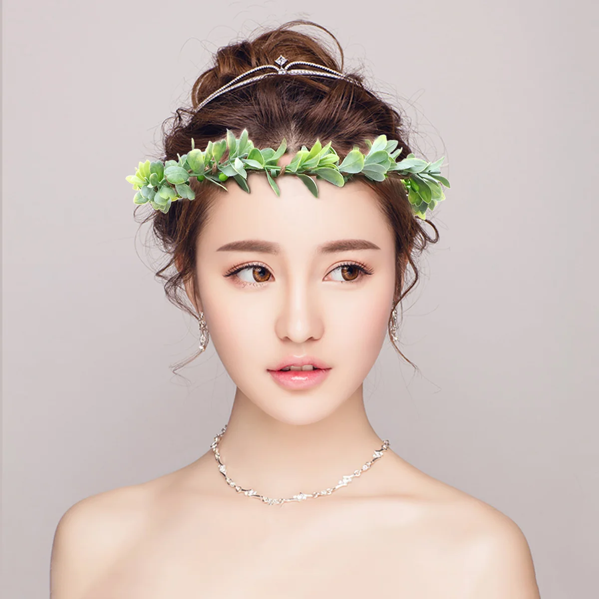 Hand Woven Green Leaf Hair Wreath Exquisite Hair Band Plant Hair for Woman Girl Bride (Green) wreath hair hoop