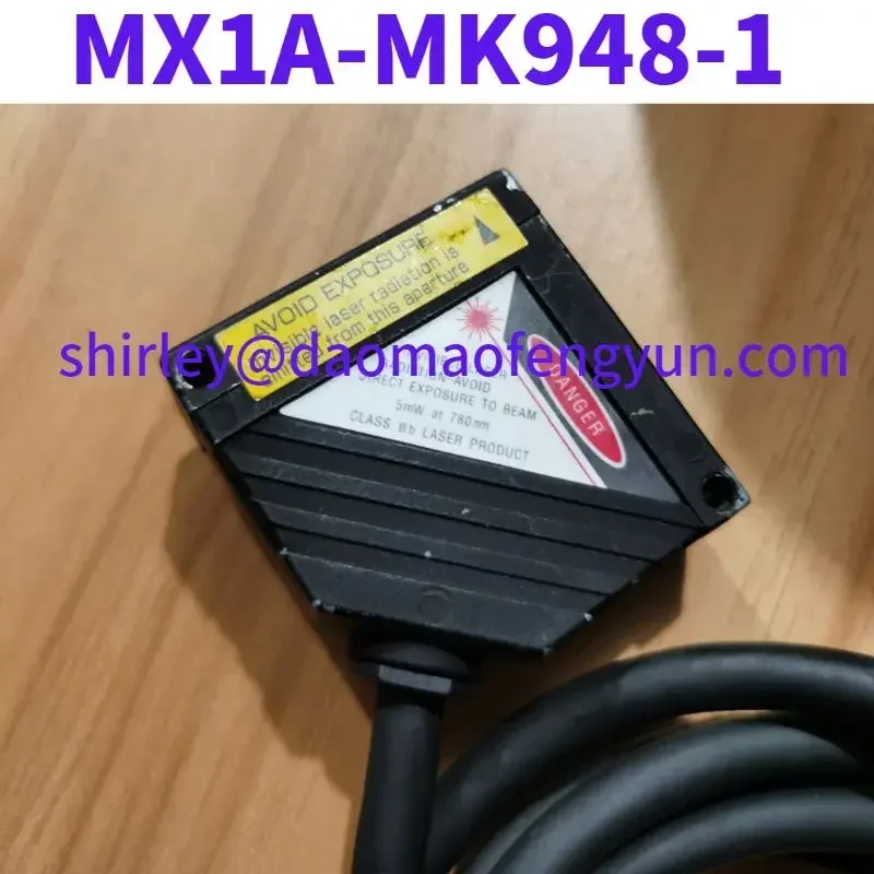 Used Original MX1A-MK948-1 Laser Displacement Sensor