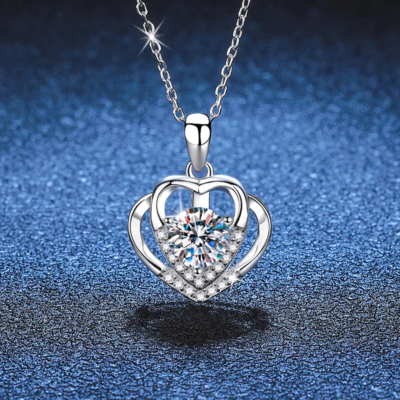 European and American Platinum PT95018k Gold Necklace Women's Moissanite Pendant Heart To Heart 1 Carat Moissanite Necklace