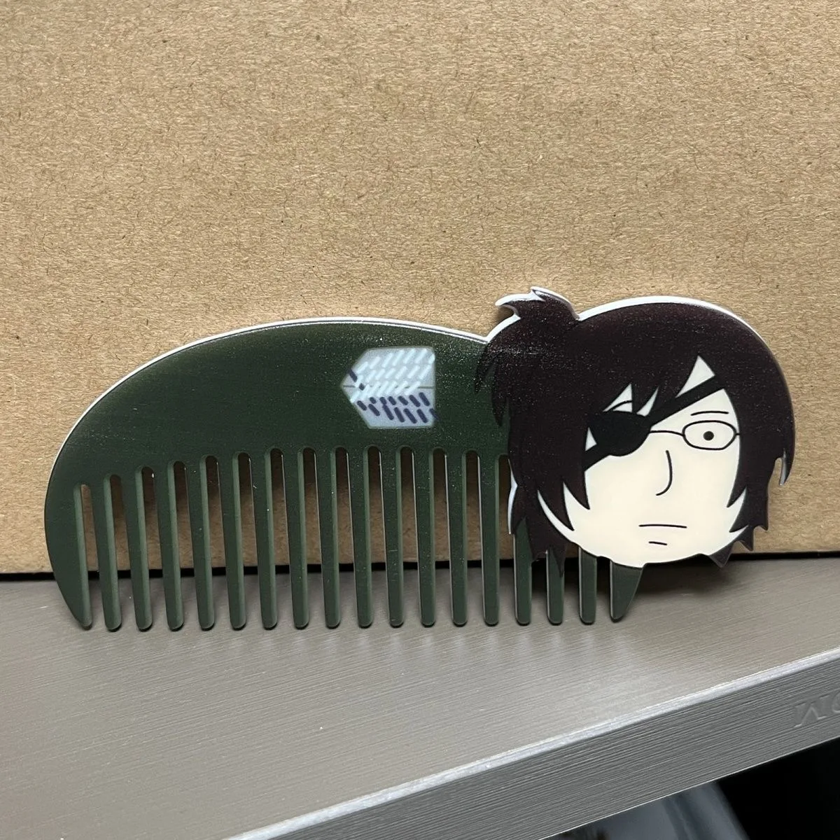 

Двусторонняя печать: «Атака на гигантской расческе», фанатская расческа Хан Цзи, абстрактная и милая, подарите свой лучший друг»