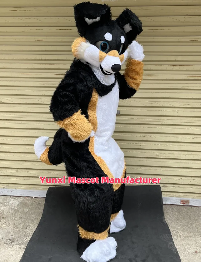 Fysieke schieten Husky mascotte kostuum Volwassene dragen cosplay Halloween hond cartoon pop verjaardagsfeestje