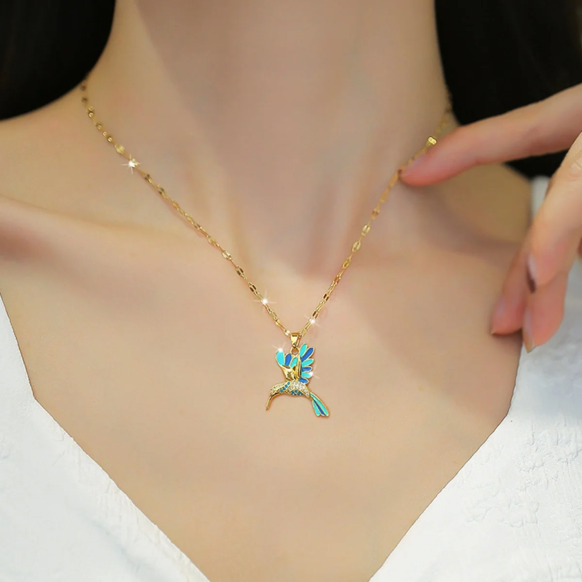 Exquisite Zirkon Kolibri Anhänger Halskette Für Frauen Männer Licht Luxus Edelstahl Fliegenden Vogel Tier Halsband Partei Schmuck