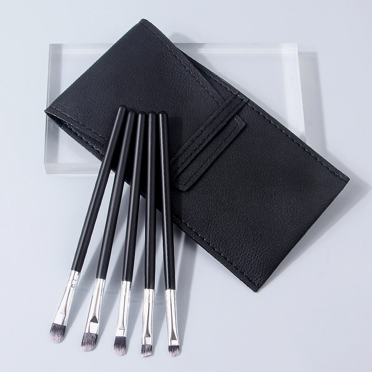 6 Stück weiche Lidschattenpinsel, Augenbrauenpinsel, Eyelinerpinsel, Verschmierpinsel, Augen-Make-up-Pinsel + tragbare Aufbewahrungstasche