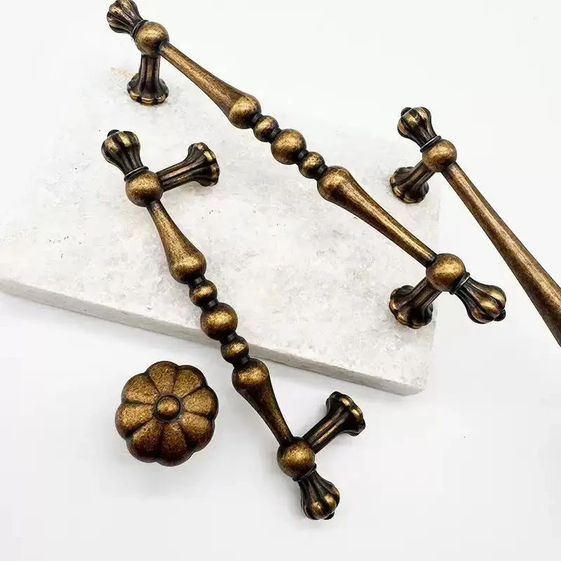 Large floral yellow antique-style bronze cabinet door handle, American-style wardrobe door, solid wood cabinet handle in vintage