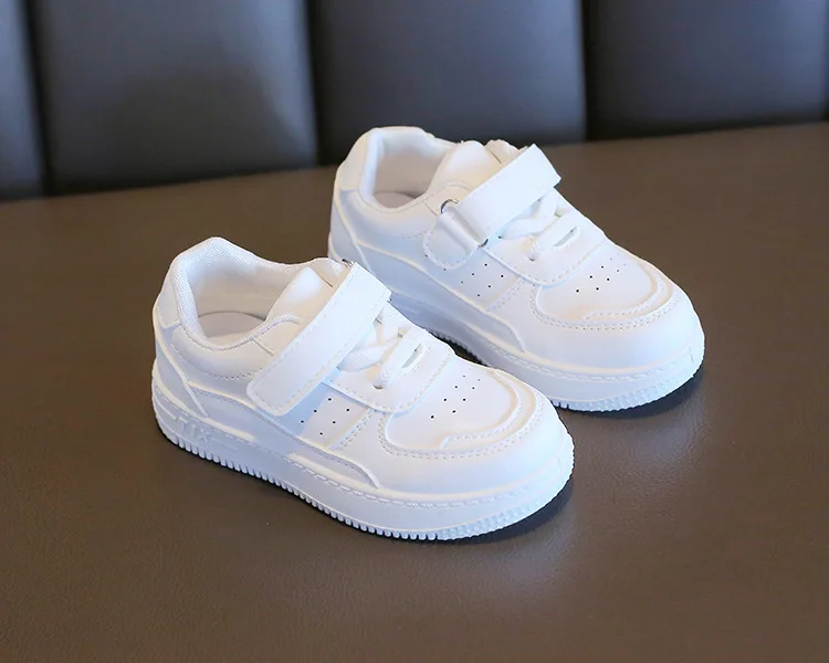 2026 Herbst Kinder-Sneaker Jungen Freizeitschuhe Leder Flache Schüler-Gehschuhe Rutschfeste Mädchen Leichte Sportschuhe – Detail 3