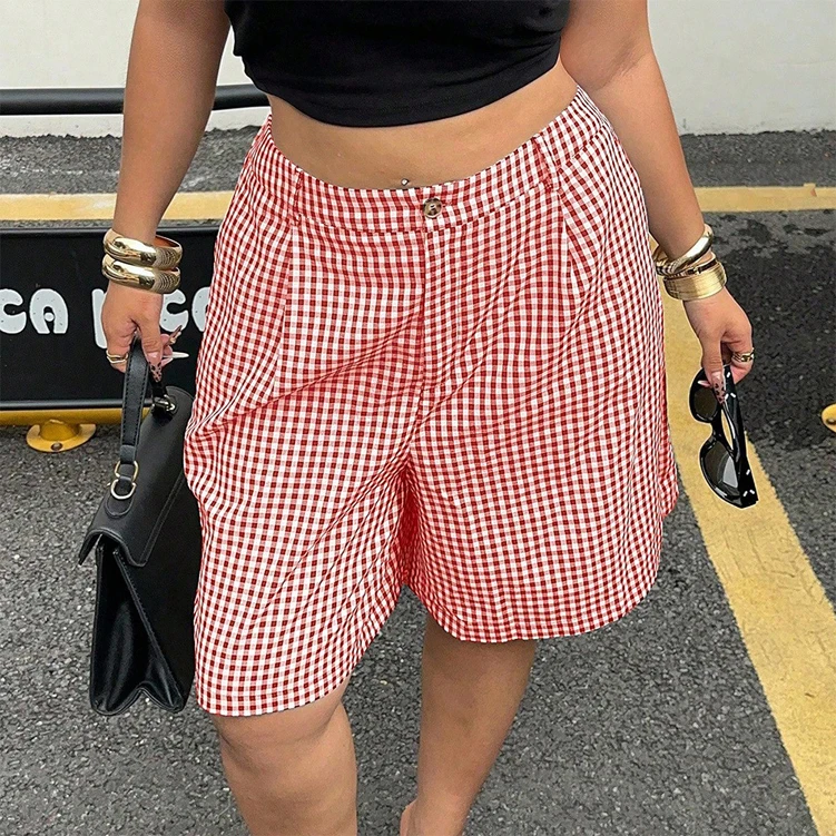 

Plus Size Women Red White Gingham Plaid Casual Shorts, High Waist Pleated Loose Wide Leg Checkered Short Pants, Summer Vintage D
