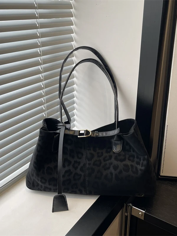 Trendy Large Capacity Leopard Print Women's Shoulder Bag 2025 New Autumn Winter Retro Simple Stylish Commuter Tote Bag