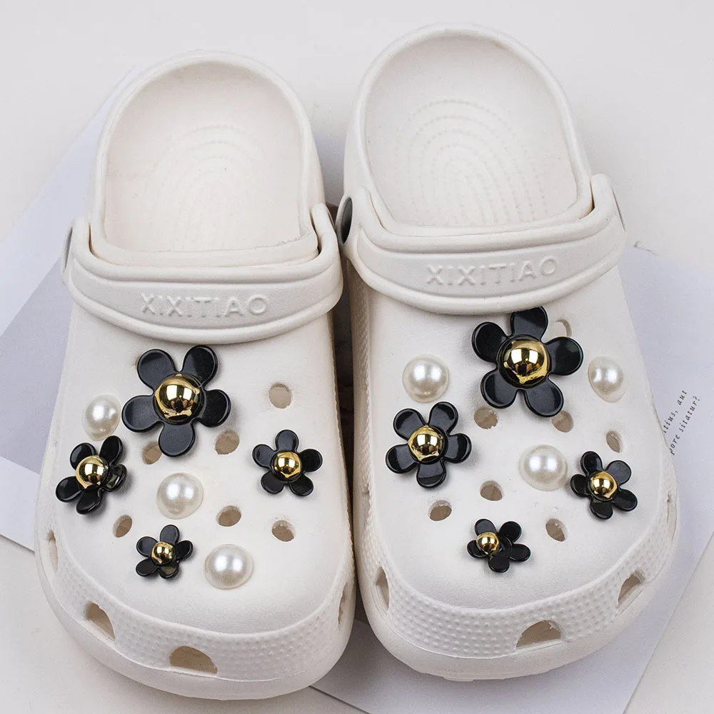 Shoes Charms Ready To Put on White Daisy Sunflower Combination Suit Shoe Decoration Buckle Girlish Hole Shoes Accessories