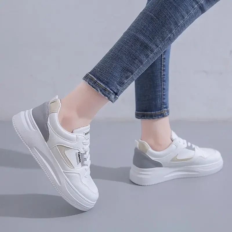 Zapatillas altas de plataforma para mujer, zapatos deportivos vulcanizados informales, a la moda, color blanco, otoño e invierno, 2023