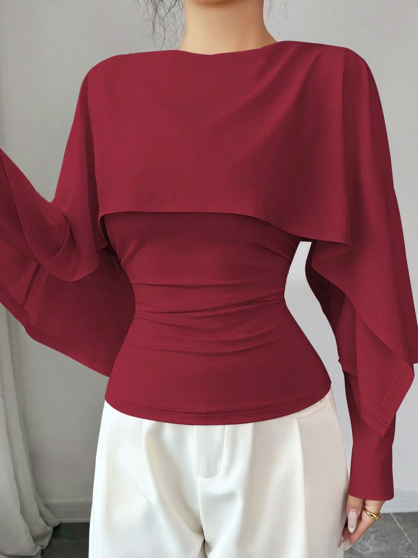 Elegante, schlanke, einfarbige Cape-Bluse für Damen, langärmelig, zweiteilig aussehend, figurbetont, schick, für Büro, Abend, Party, Dating, Alltag. – Detail 23