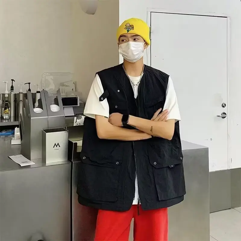 

Spring Japanese retro multi-pocket functional vest for men and women outdoor multi-function V-neck casual work jacket