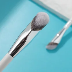 Pinceau coréen angulaire sous les yeux pour le maquillage, brosse de mélange de crème, liquide, contour antarctique, F811