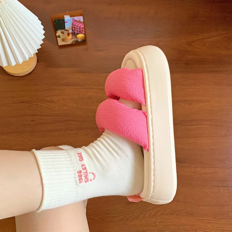 Strawberry Powder Cute Thick Sole Elevated Slippers Ins Cool Slippers