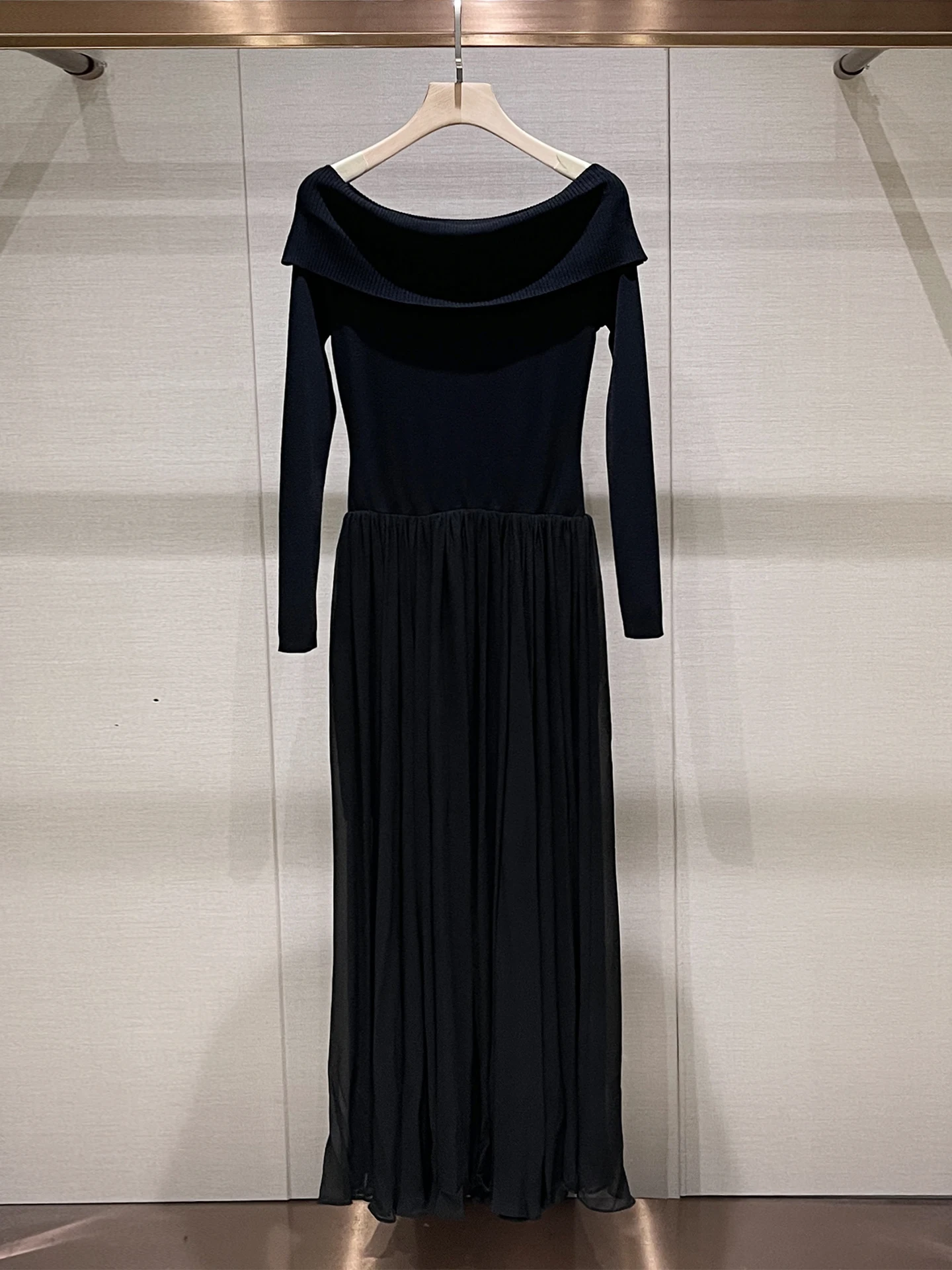 

Ele Knitted Bla Dr Age-Defng Mid-Length One-oulder Slim-Fit A-Line Skirt for Women Luxury Sle Winter New Arrival