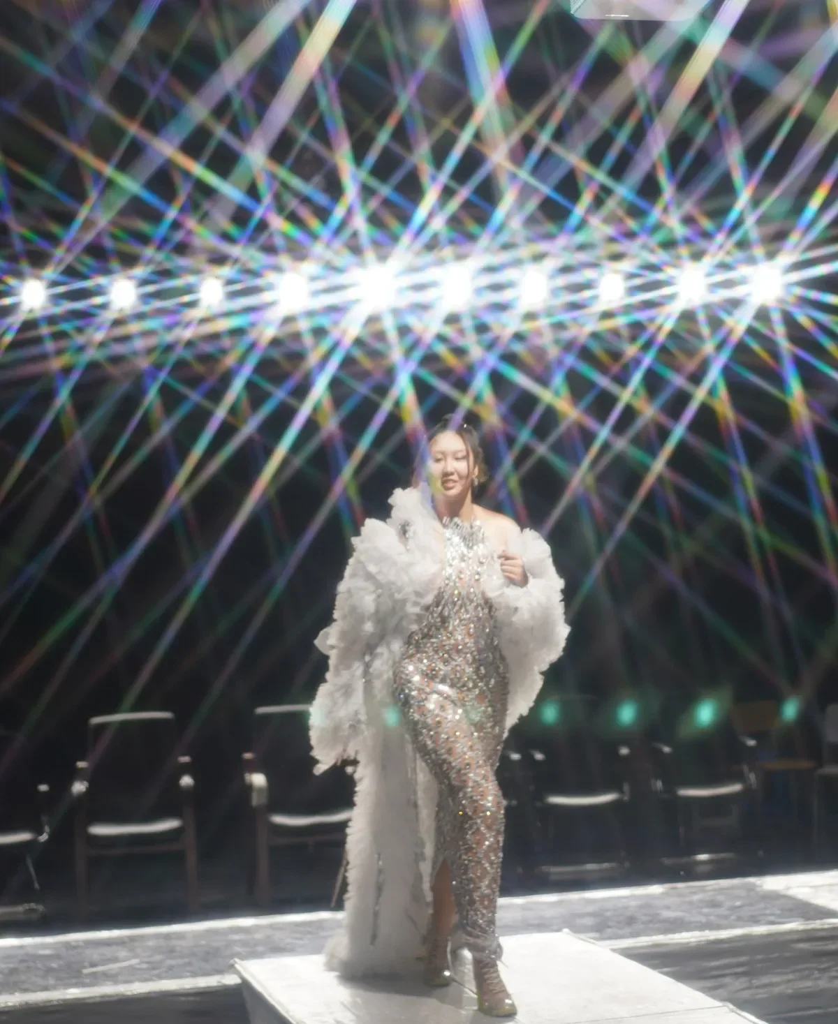 Błyszcząca Sukienka Wieczorowa Bez Rękawów z Cyrkoniami dla Kobiet, Seksowny Strój na Bal, Kryształowe Kostiumy Sceniczne Drag Queen