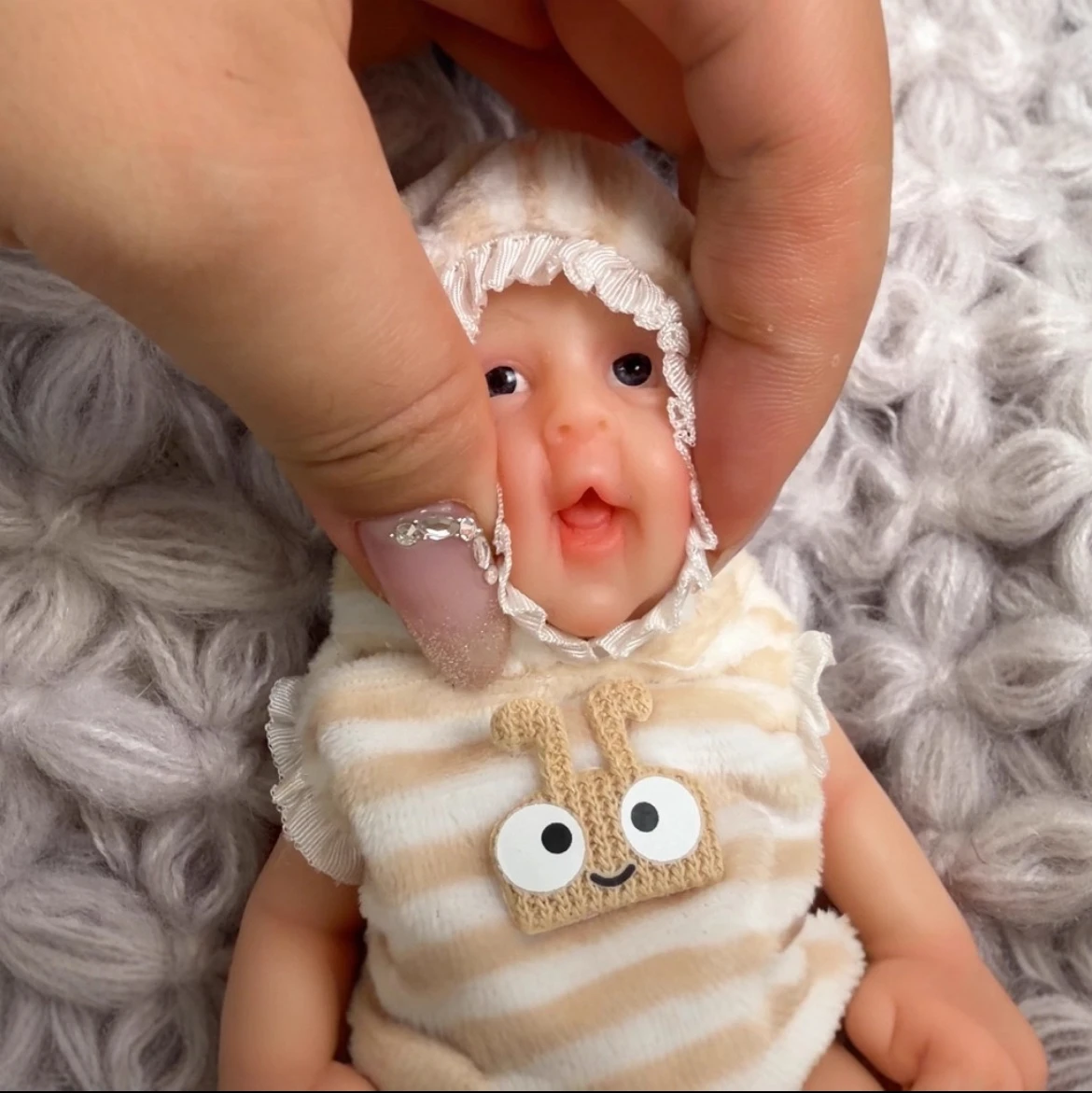 Preciosa muñeca Reborn de 6 pulgadas: cuerpo de silicona suave realista, totalmente pintado, sólido y tierno, regalo de Navidad perfecto para niñas