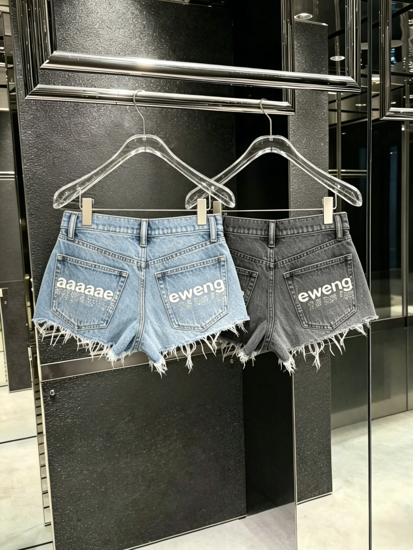 

Summer New Women's Short Jeans Pants with Diamond Letter Embellishment And Fringe Natural Waist Straight Leg Denim Skinnies