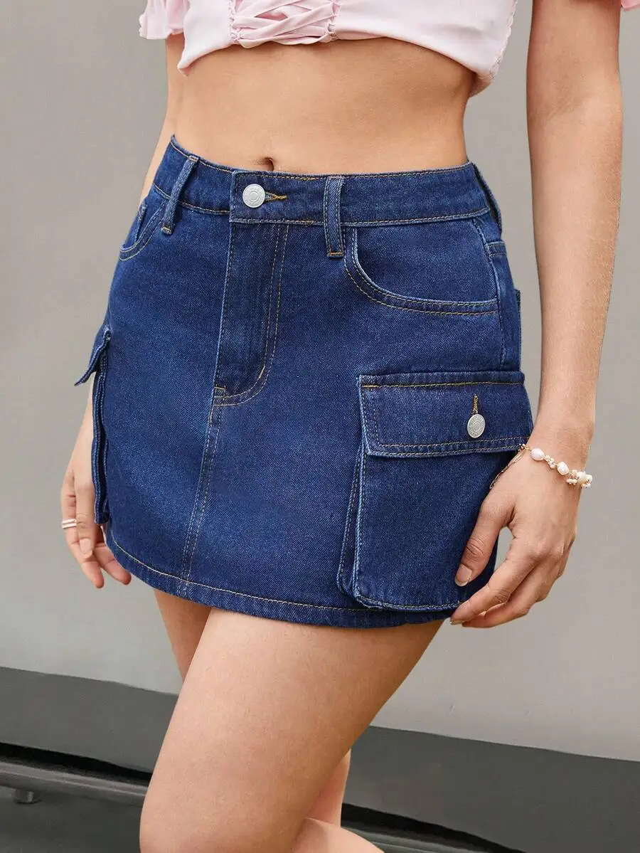 

Women's High-Waisted Denim Mini Skirt with Flap Pockets and Side Slit