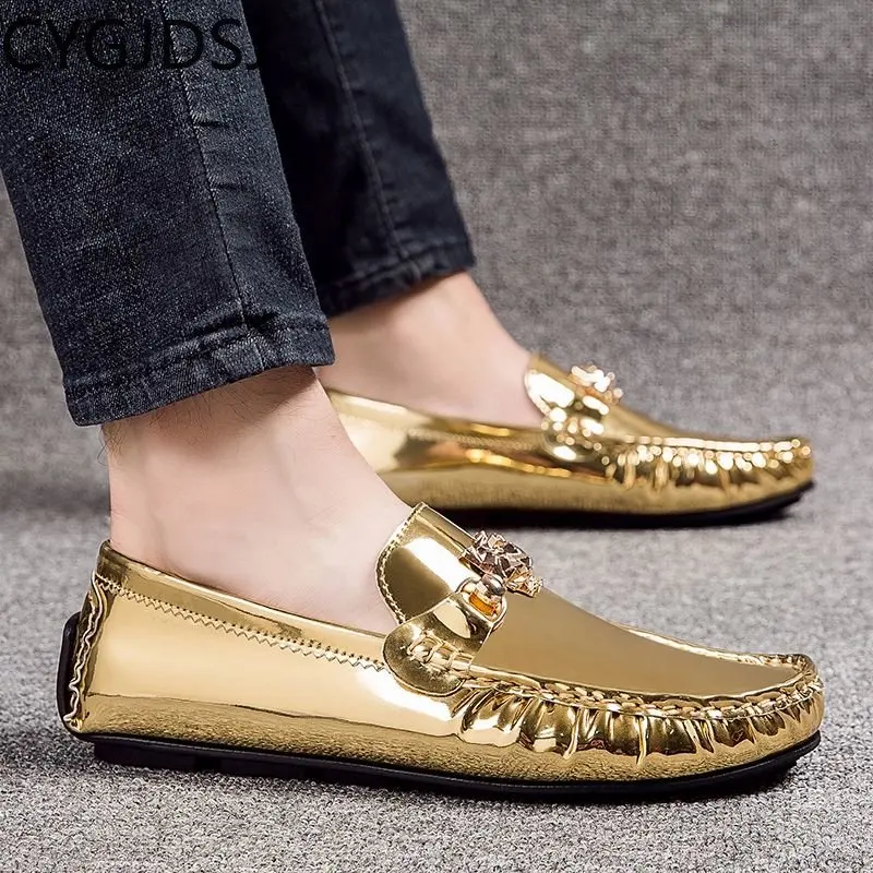 Slip on Shoes Men Patent Leather Shoes for Men Loafers Men Casual Shoes Luxury Sneakers Casuales Italiano кроссвки мужские осень